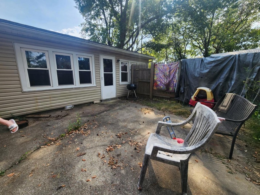 2011 E Elm St, West Frankfort, IL 62896 - photo 1