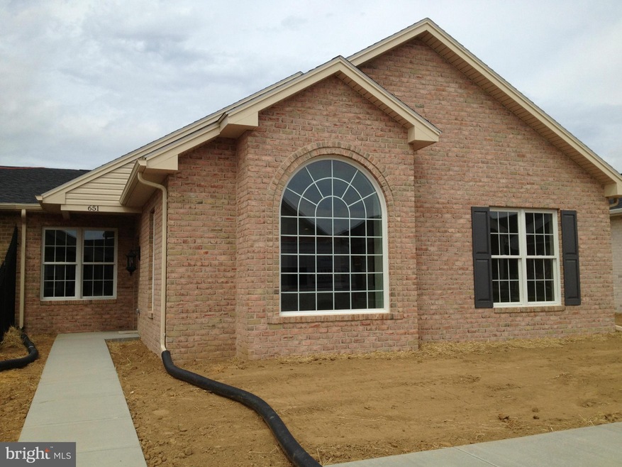 651 Tudor Dr, Hagerstown, MD 21742 - photo 1