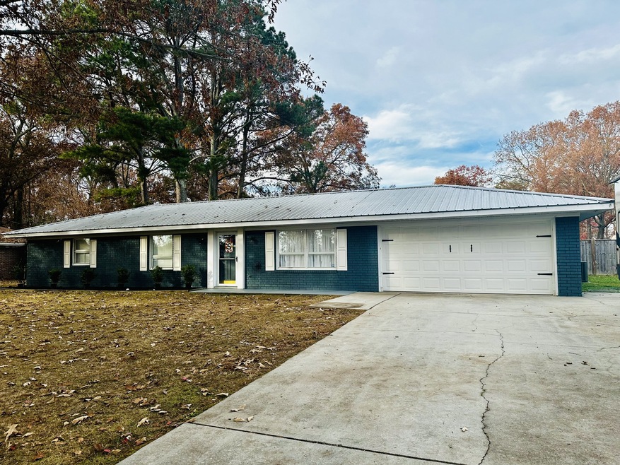 913 Royal Trail, Manchester, TN 37355 - photo 1