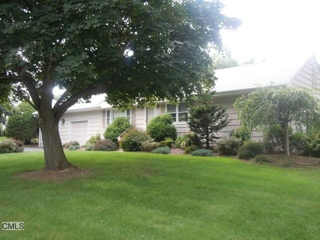 208 Colonese Rd, Fairfield, CT 06825 - photo 1