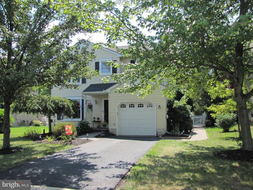 135 Hedgerow Dr, Souderton, PA 18964 - photo 1