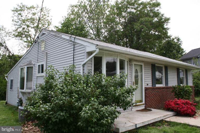 301 Ryan Rd, Glen Burnie, MD 21061 - photo 1