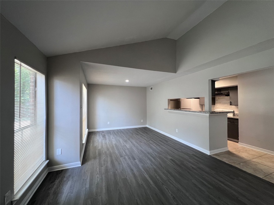 7200 T C Jester Blvd unit 25, Houston, TX 77088 - photo 1