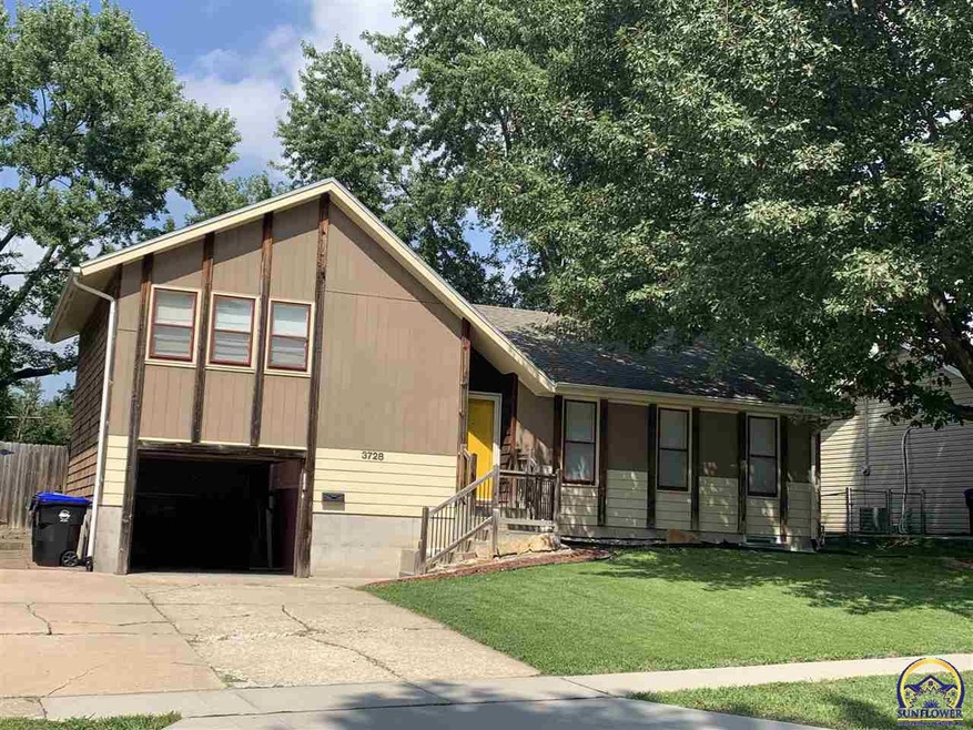 3728 SW 34th St, Topeka, KS 66614 - photo 1
