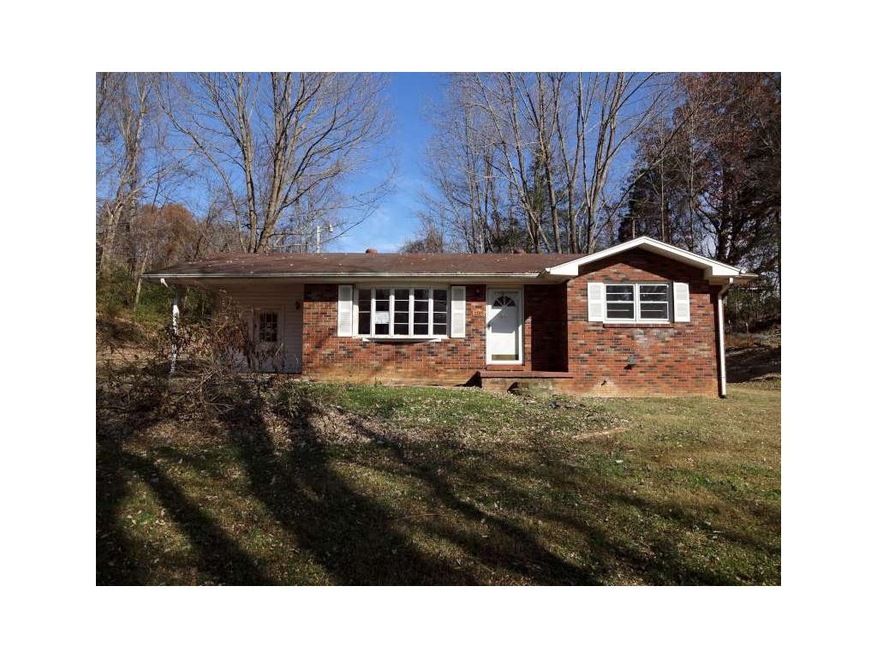 2105 Lauderdale Dr, Johnson City, TN 37601 - photo 1