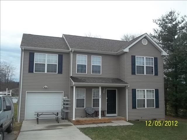 28 Parker Rd, Stuarts Draft, VA 24477 - photo 1