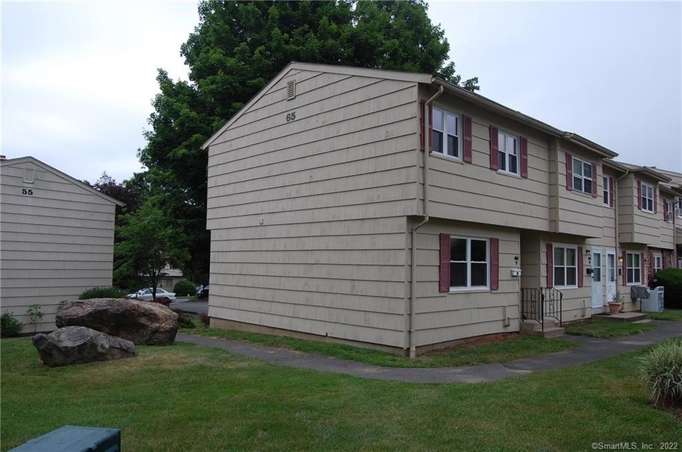 65 Round Tree Dr unit 7, Naugatuck, CT 06770 - photo 1