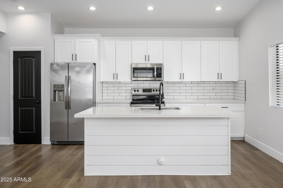 274 N Delaware St unit B, Chandler, AZ 85225 - photo 1