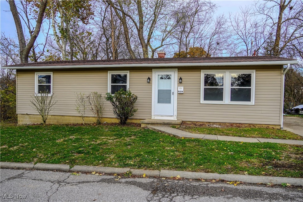 512 Maple St unit A, Parkersburg, WV 26101 - photo 1