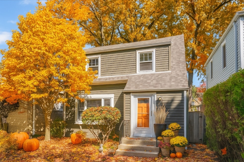 1927 Warren St, Evanston, IL 60202 - photo 1