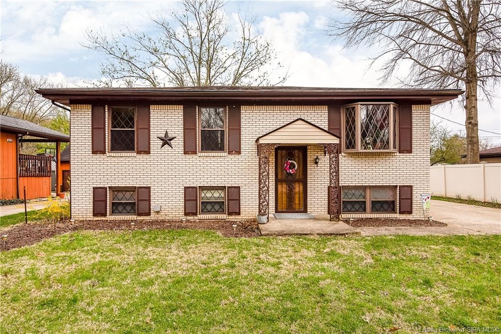 304 Janie Ln, New Albany, IN 47150 - photo 1