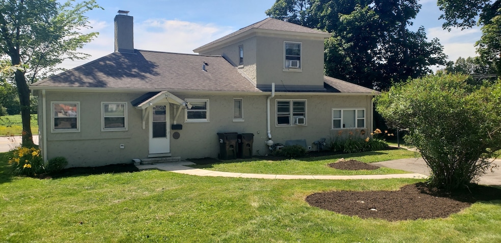 151 N Virginia St unit 1, Crystal Lake, IL 60014 - photo 1