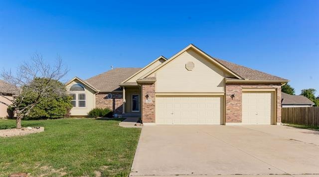 1302 SW Georgetown Dr, Lees Summit, MO 64082 - photo 1