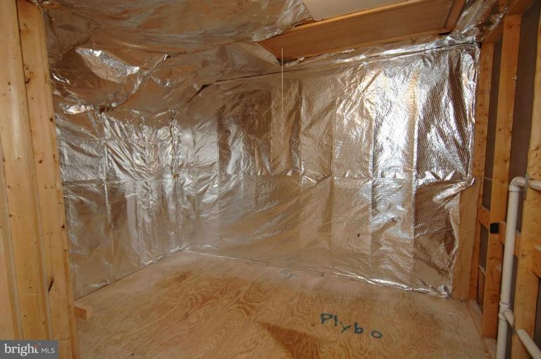 13704 Longmeade Ct, Gainesville, VA 20155 - photo 1