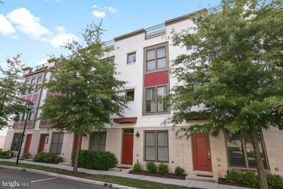 832 Snowden Hallowell Way, Alexandria, VA 22314 - photo 1