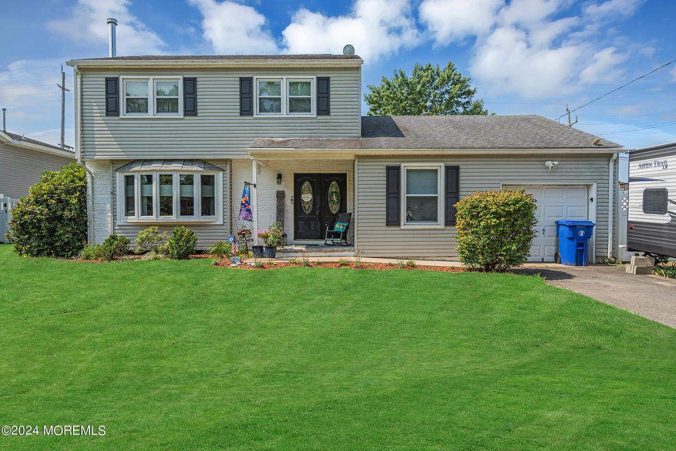 573 River Terrace, Toms River, NJ 08755 - photo 1