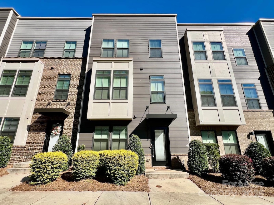 216 Russell Branch Ln, Charlotte, NC 28211 - photo 1