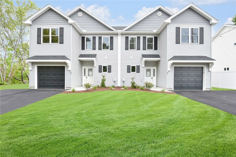 81 Batcheller Ave, Cranston, RI 02920 - photo 1