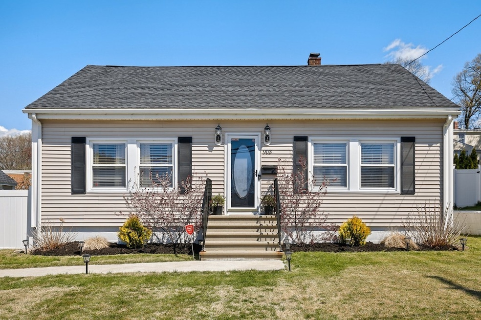 903 Riverside Dr, Methuen, MA 01844 - photo 1