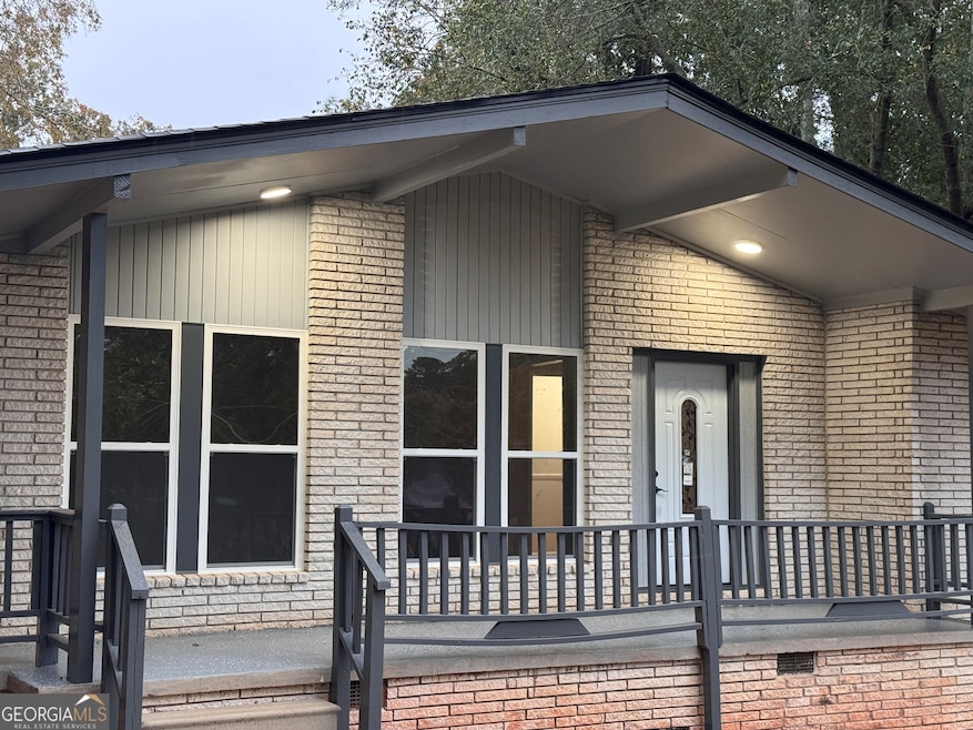 736 Valley Creek Dr, Stone Mountain, GA 30083 - photo 1