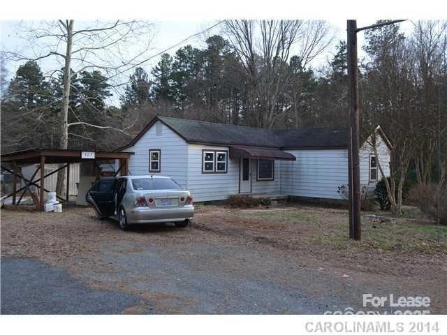 For Rent $1,300/month