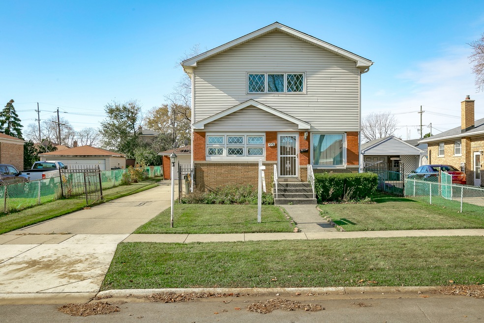 4518 Hirschberg Ave, Schiller Park, IL 60176 - photo 1