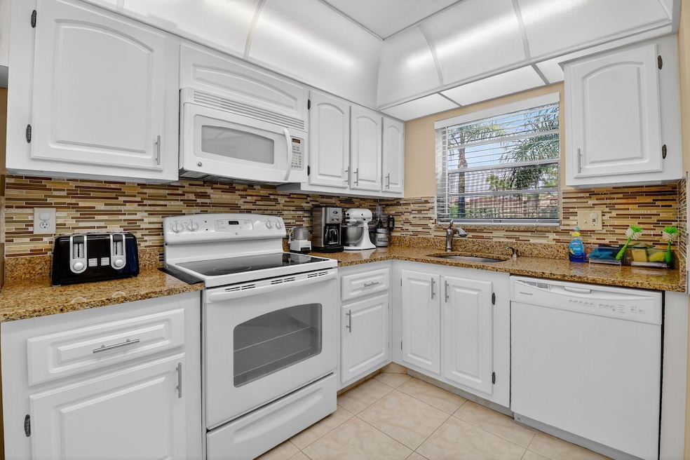 3810 Via Poinciana unit 206, Lake Worth, FL 33467 - photo 1