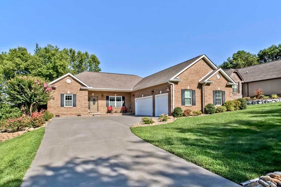 01_353 Mingo Way_Front