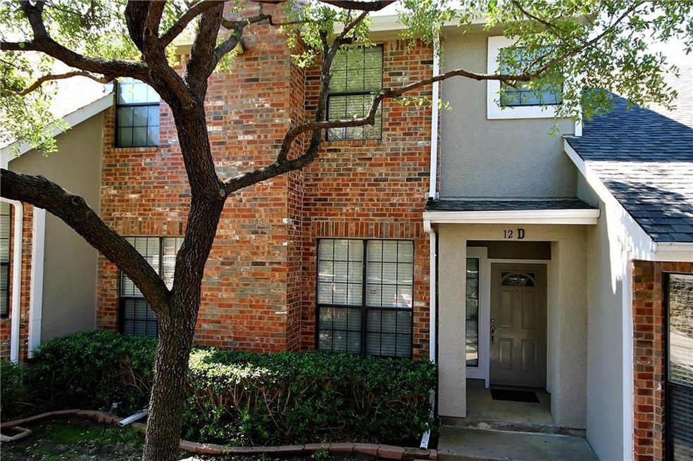Upscale Townhome in prime location!