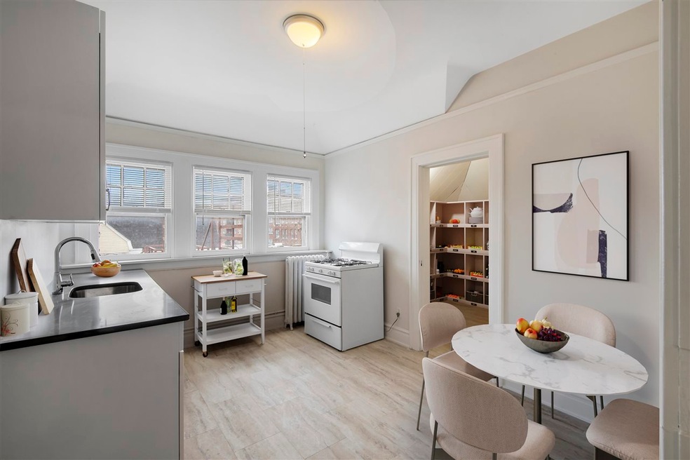 710 Blvd E unit 2, Weehawken, NJ 07030 - photo 1