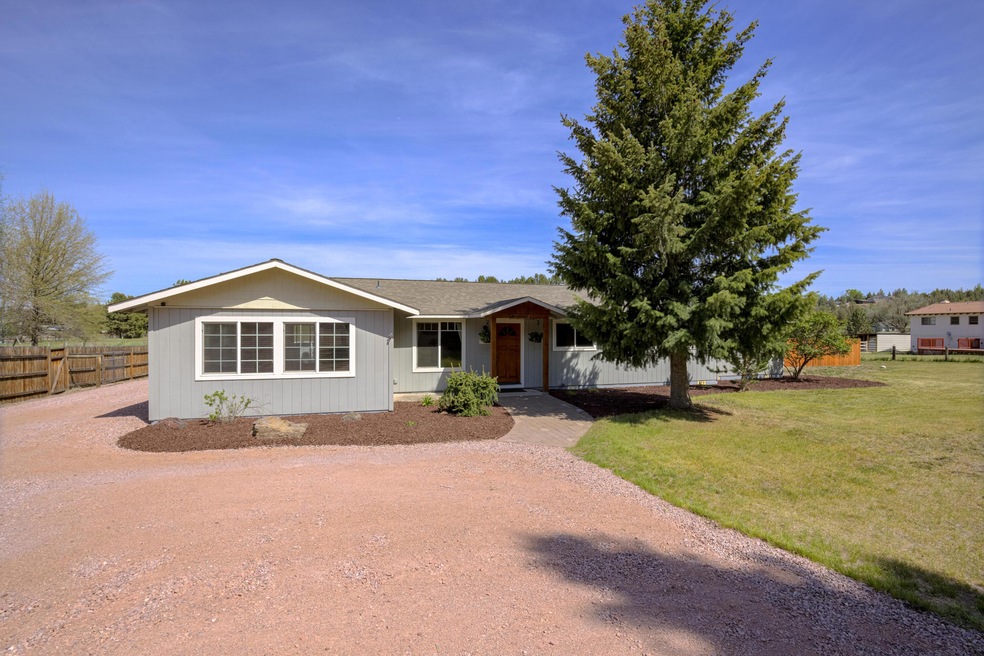 3698 NW Helmholtz Way, Redmond, OR 97756 - photo 1