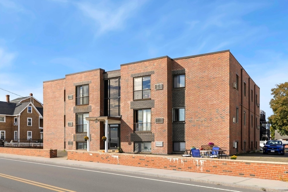 222 Winthrop Shore Dr unit 7, Winthrop, MA 02152 - photo 1