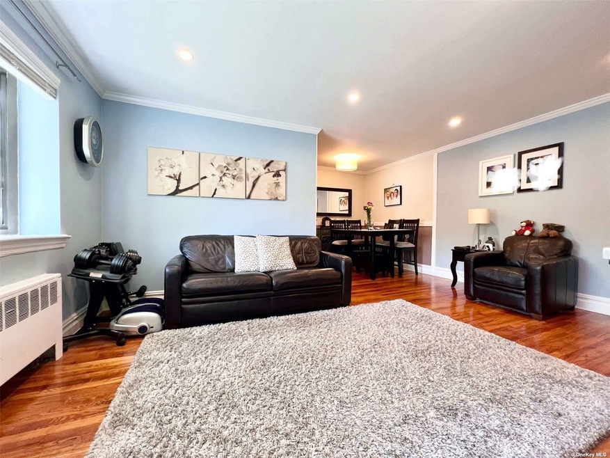 5759 246th Crescent unit Lower, Little Neck, NY 11362 - photo 1