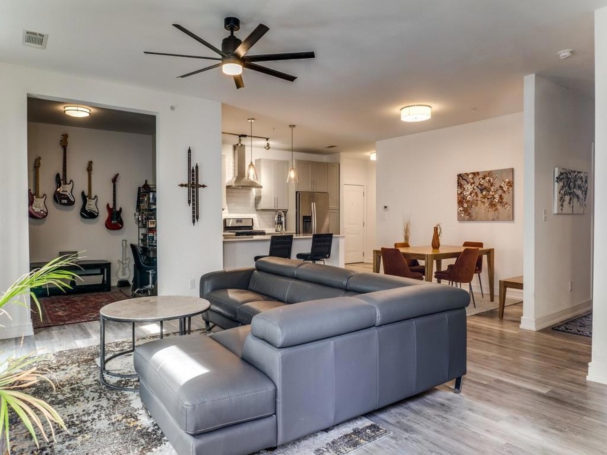 5718 Mccommas Blvd unit 202, Dallas, TX 75206 - photo 1