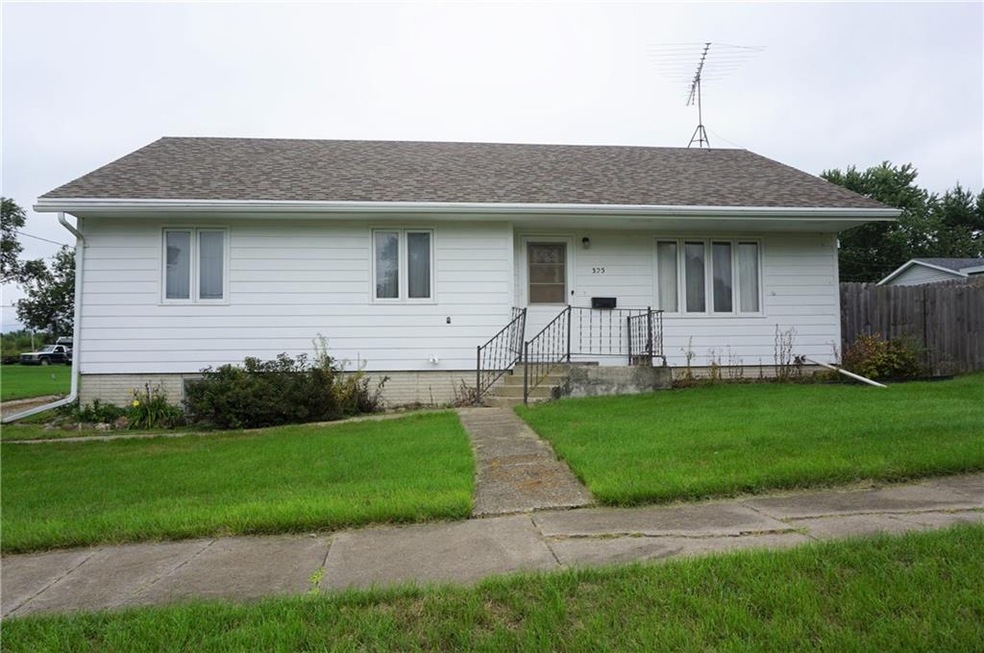 325 E Clay St, Osceola, IA 50213 - photo 1