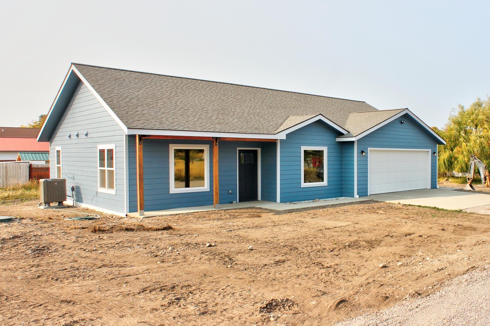 907 13th Side:Front