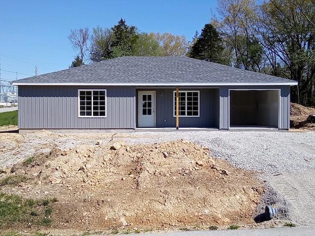 New Home 12 min from Branson Landing