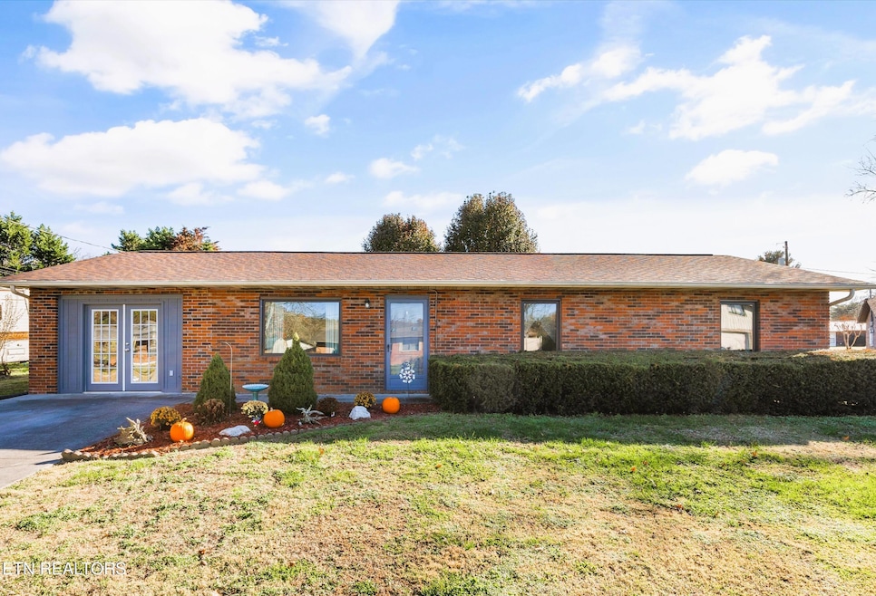 231 River Bottom Dr, Sevierville, TN 37862 - photo 1