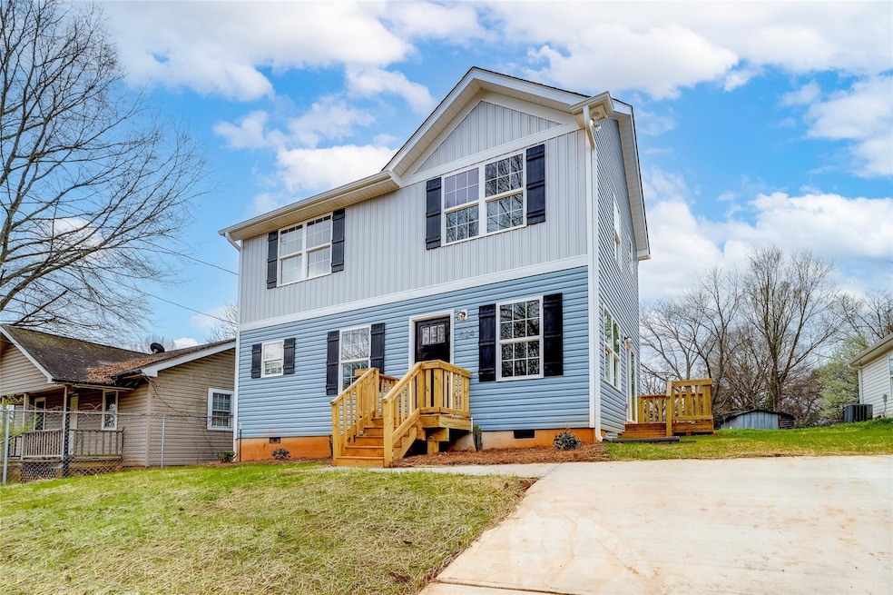 1024 4th St, Statesville, NC 28677 - photo 1