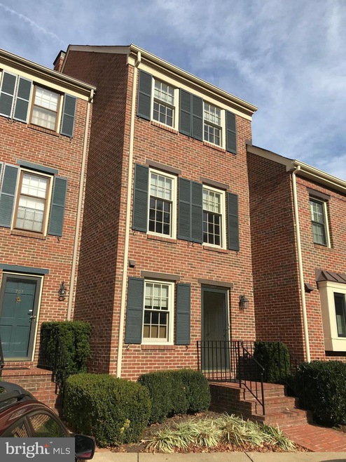 705 W Abingdon Ct, Alexandria, VA 22314 - photo 1