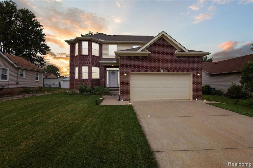 70 Cloveridge Dr. Troy, MI 48084
