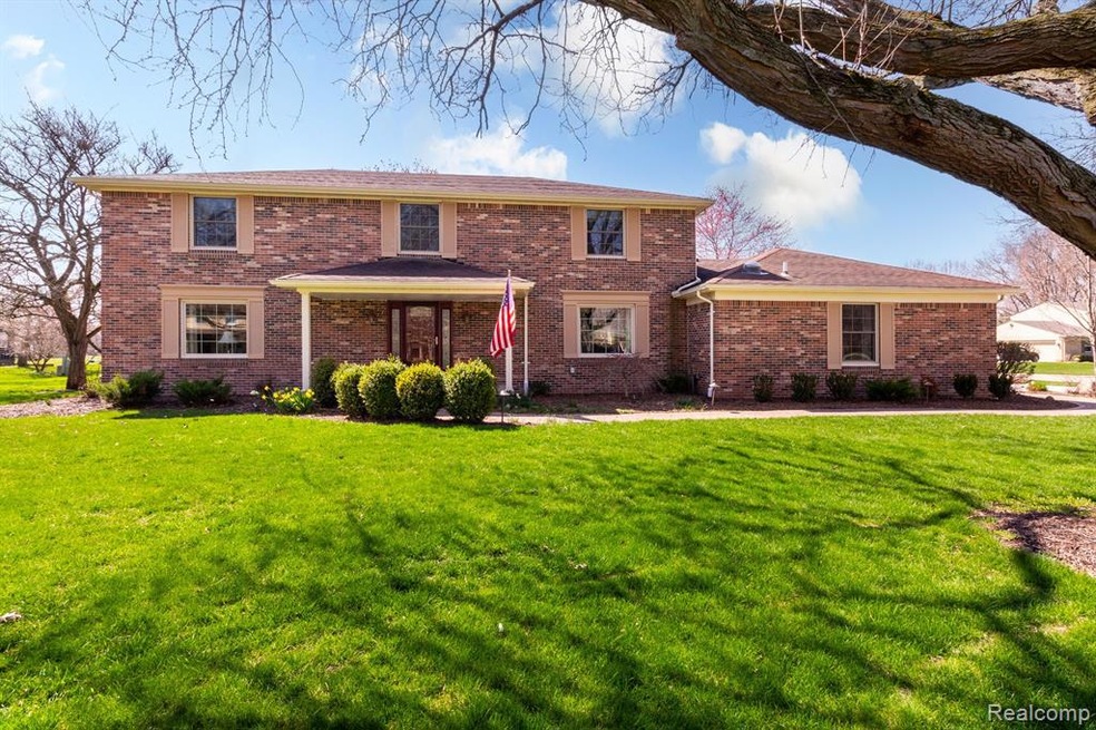 23415 Parke Ln, Grosse Ile, MI 48138 - photo 1