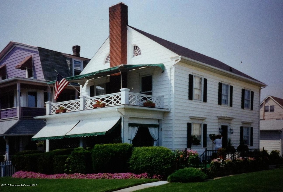 Pitman spring flowers.jpg