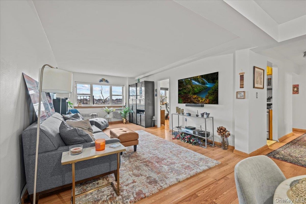 The Granada unit 4K, Bronx, NY 10463 - photo 1