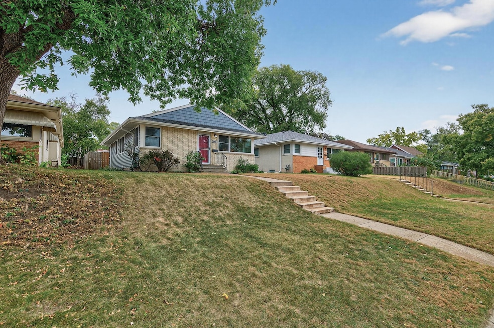 3728 Regent Ave N, Robbinsdale, MN 55422 - photo 1