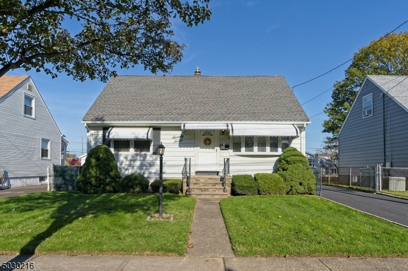 77 Greentree Rd, Clifton, NJ 07013 - photo 1