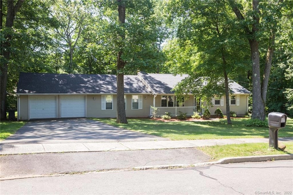 818 Bardon Ct, Cheshire, CT 06410 - photo 1