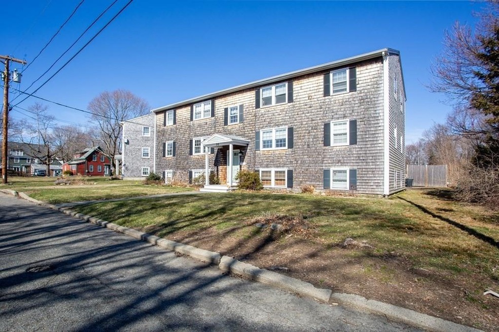 20 Beacon Ave unit 3, Newburyport, MA 01950 - photo 1