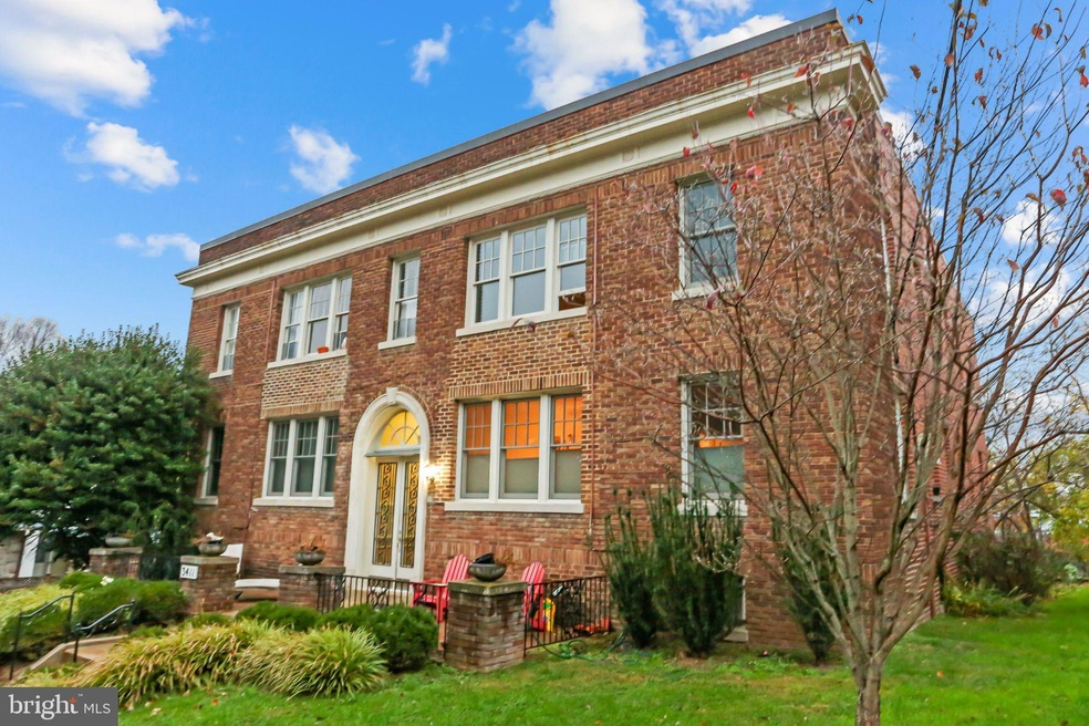 3411 29th St NW unit 4, Washington, DC 20008 - photo 1