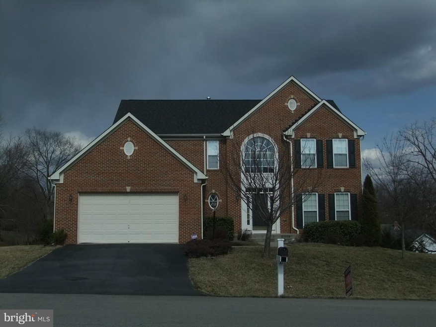 11141 Suffolk Dr, Hagerstown, MD 21742 - photo 1